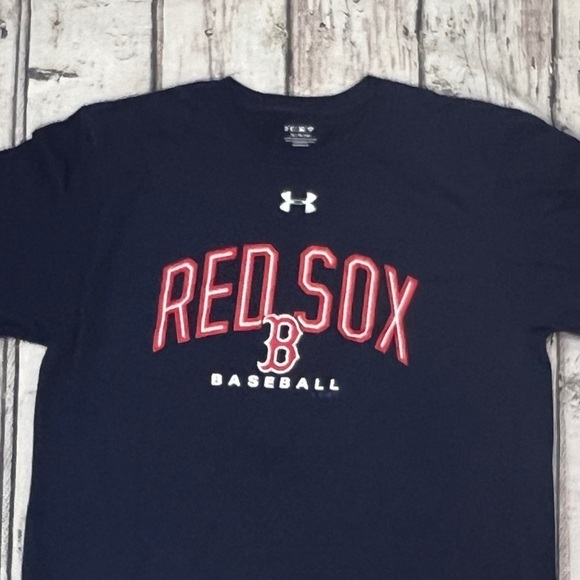 Boston Red Sox MLB Baseball Under Armour Athletic Heat Gear Loose Tshirt - Picture 2 of 5